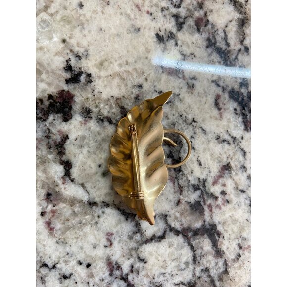 Vintage Gold Leaf Brooch Faux Pearl Accent Mid Century Costume Jewelry Pin - Picture 5 of 6
